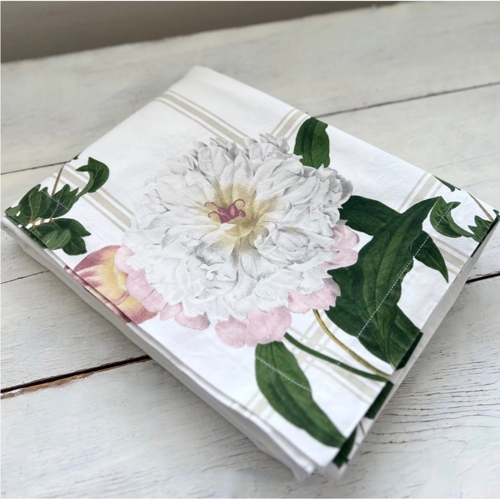 Williams Sonoma Botanical Peonies 70x90” Tablecloth Pivoine Odorante Spring